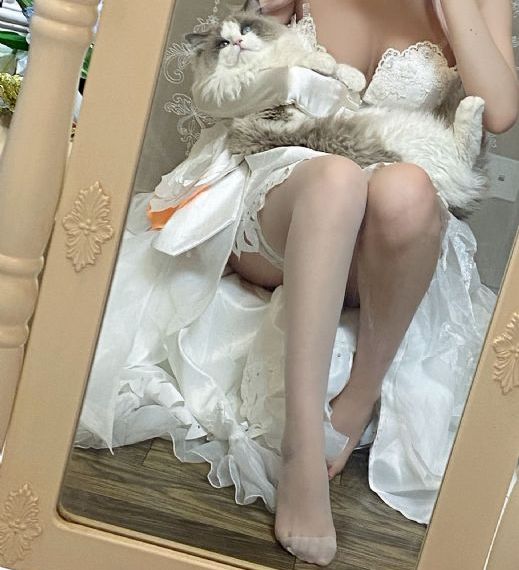 欧美天使纹身满背_HD超清免费观看