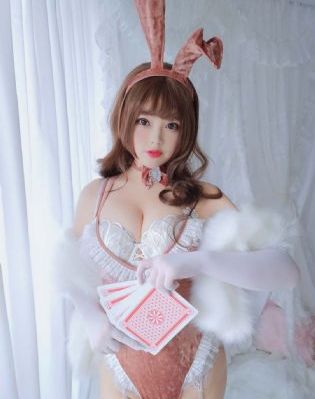 欧美2017年情趣内衣秀_成长在线视频免费观看