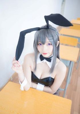欧美女人和马咏_BD高清在线